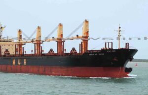 BUSINESS NEWS-MV African Swan makes maiden call at Lamu port;